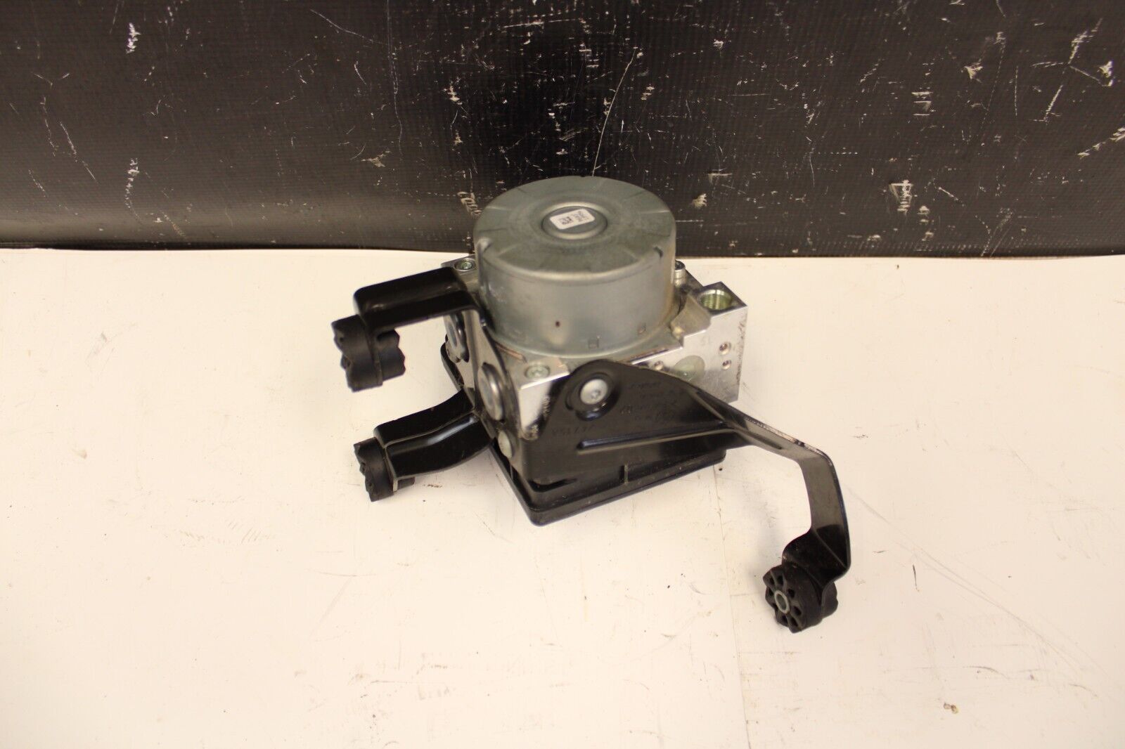 2015-2019 BMW F80 M3 OEM 3.0L ENGINE ABS Module ABS pump OEM