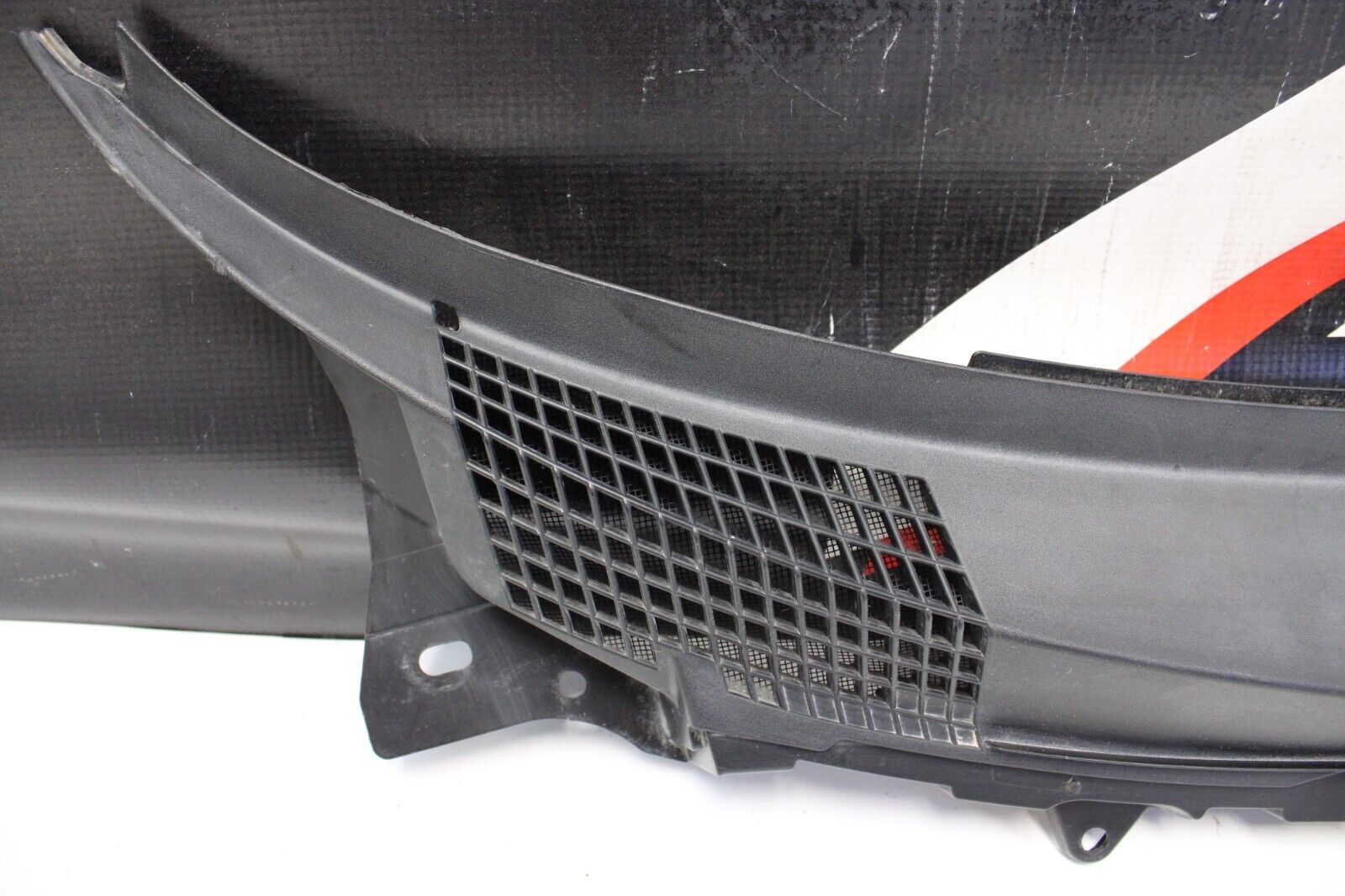 2013 NISSAN GTR R35 RH +LH COWL VENT PANELS 66863JF30A