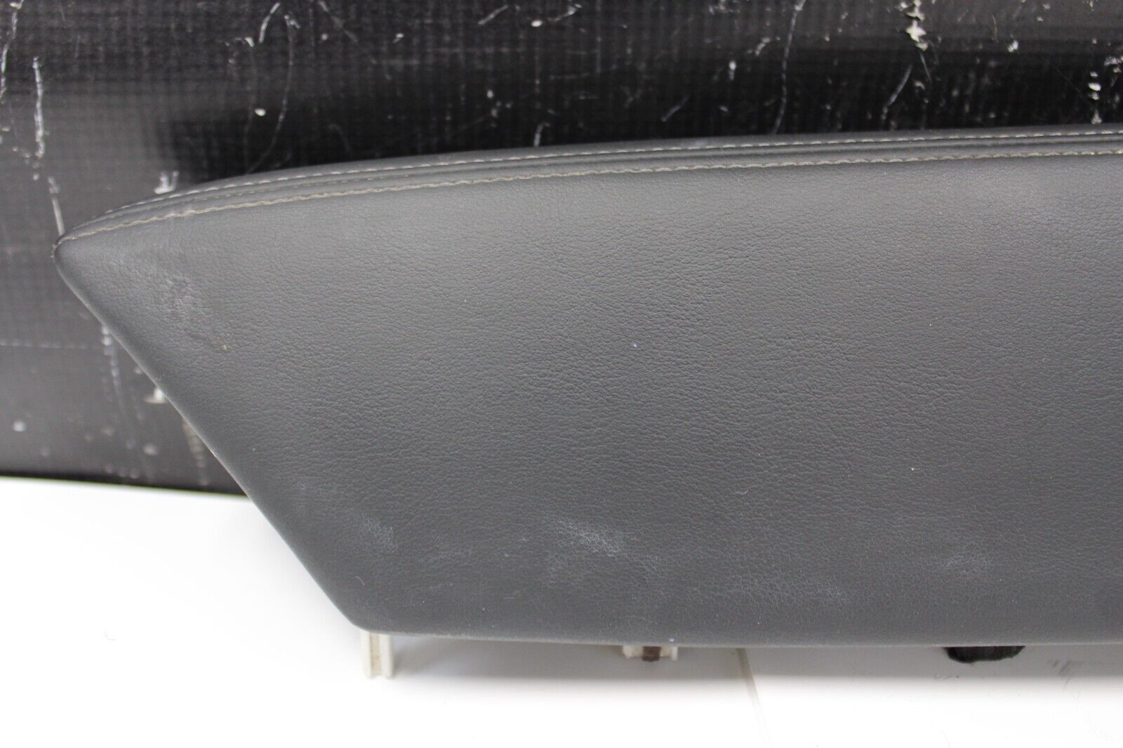 2009 NISSAN R35 GTR RH PASSENGER DOOR ARM REST LEATHER ARMREST OEM