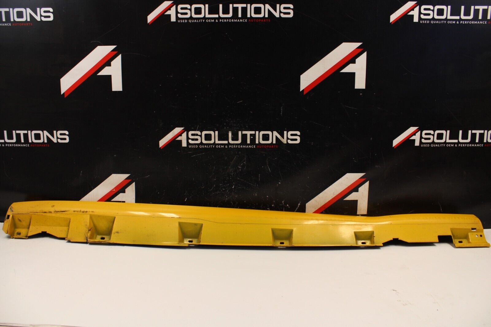 2013 Ford Focus ST Left Driver Side Skirt Rocker Panel Molding Yellow