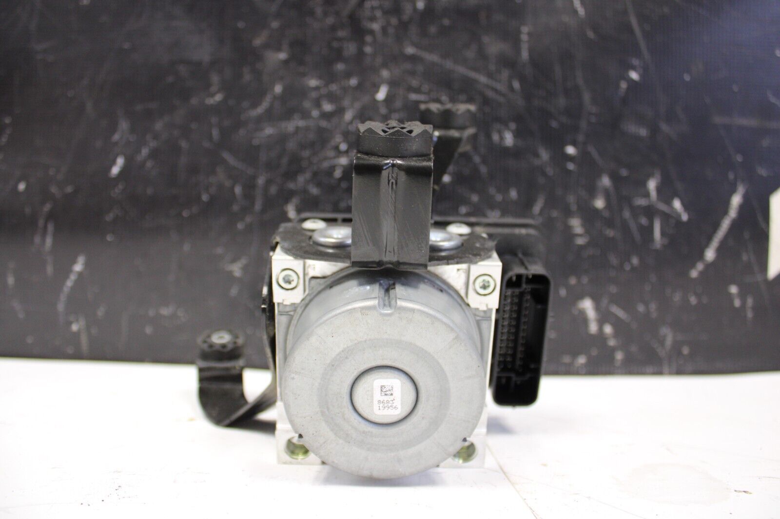 2015-2019 BMW F80 M3 OEM 3.0L ENGINE ABS Module ABS pump OEM