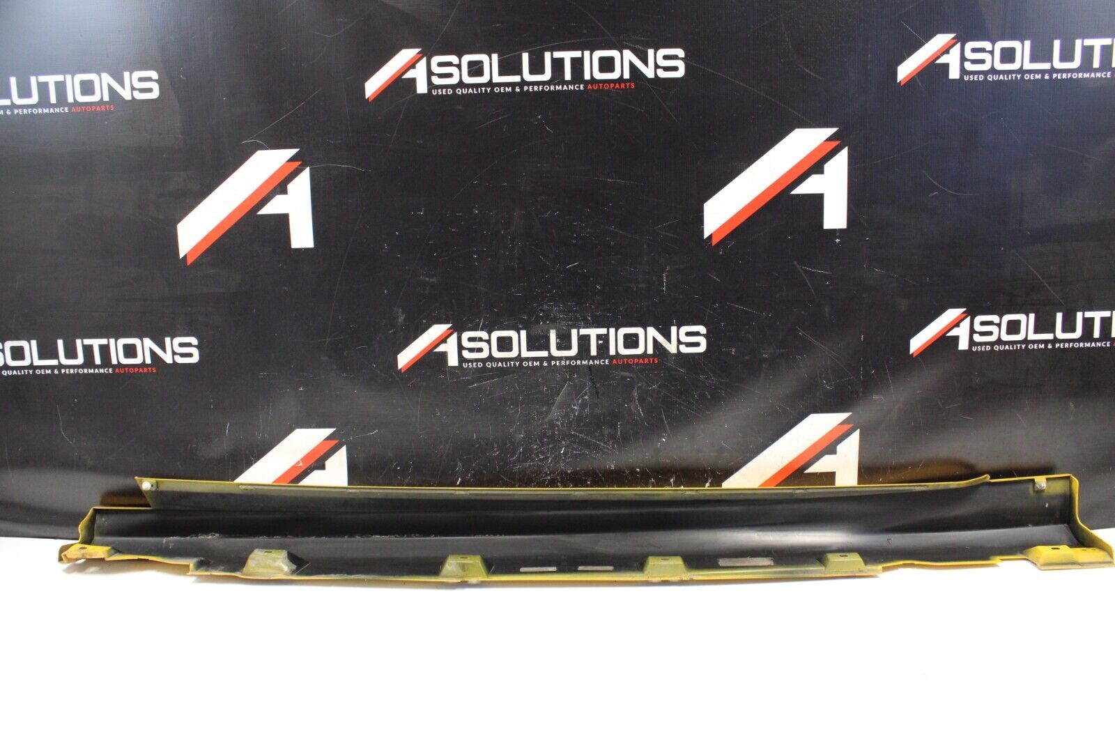 2013 Ford Focus ST Right Passenger Side Skirt Rocker Panel Molding Yellow