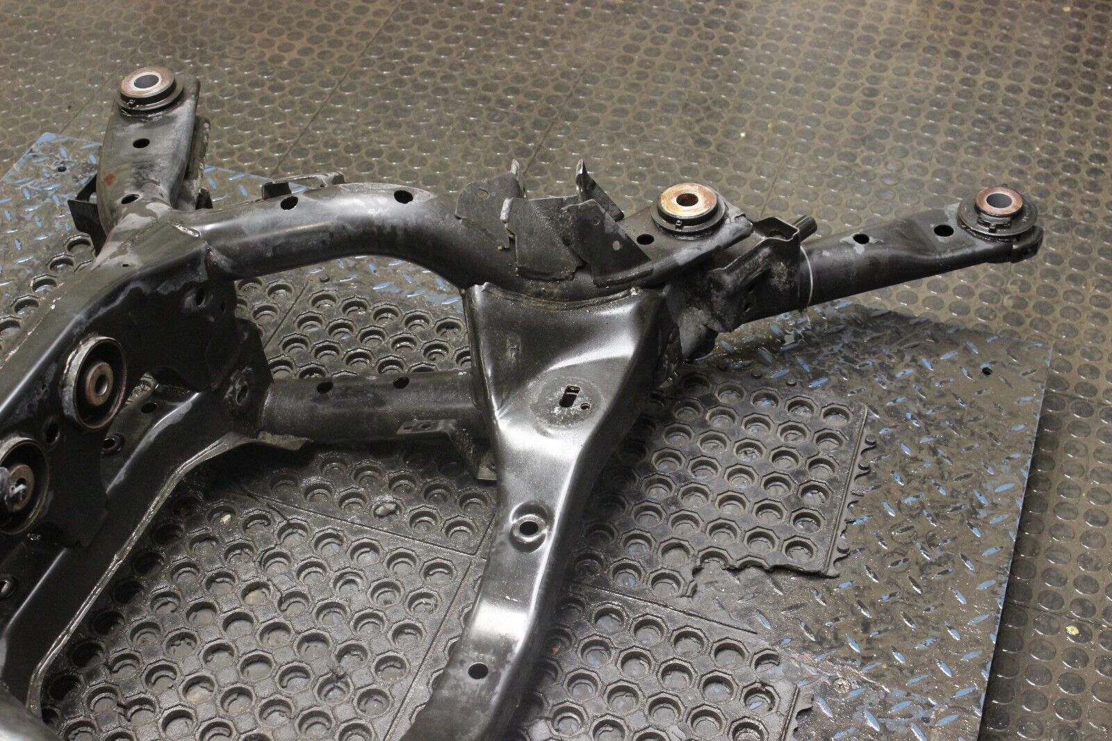 2009-2021 NISSAN GT-R R35 VR38 AWD OEM REAR TRANSMISSION SUBFRAME CROSSMEMBER