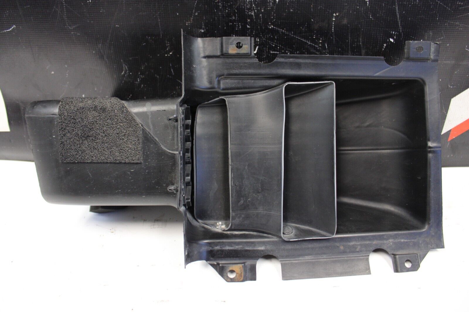 2009 Genuine Nissan R35 GT-R GTR Oil Cooler Duct