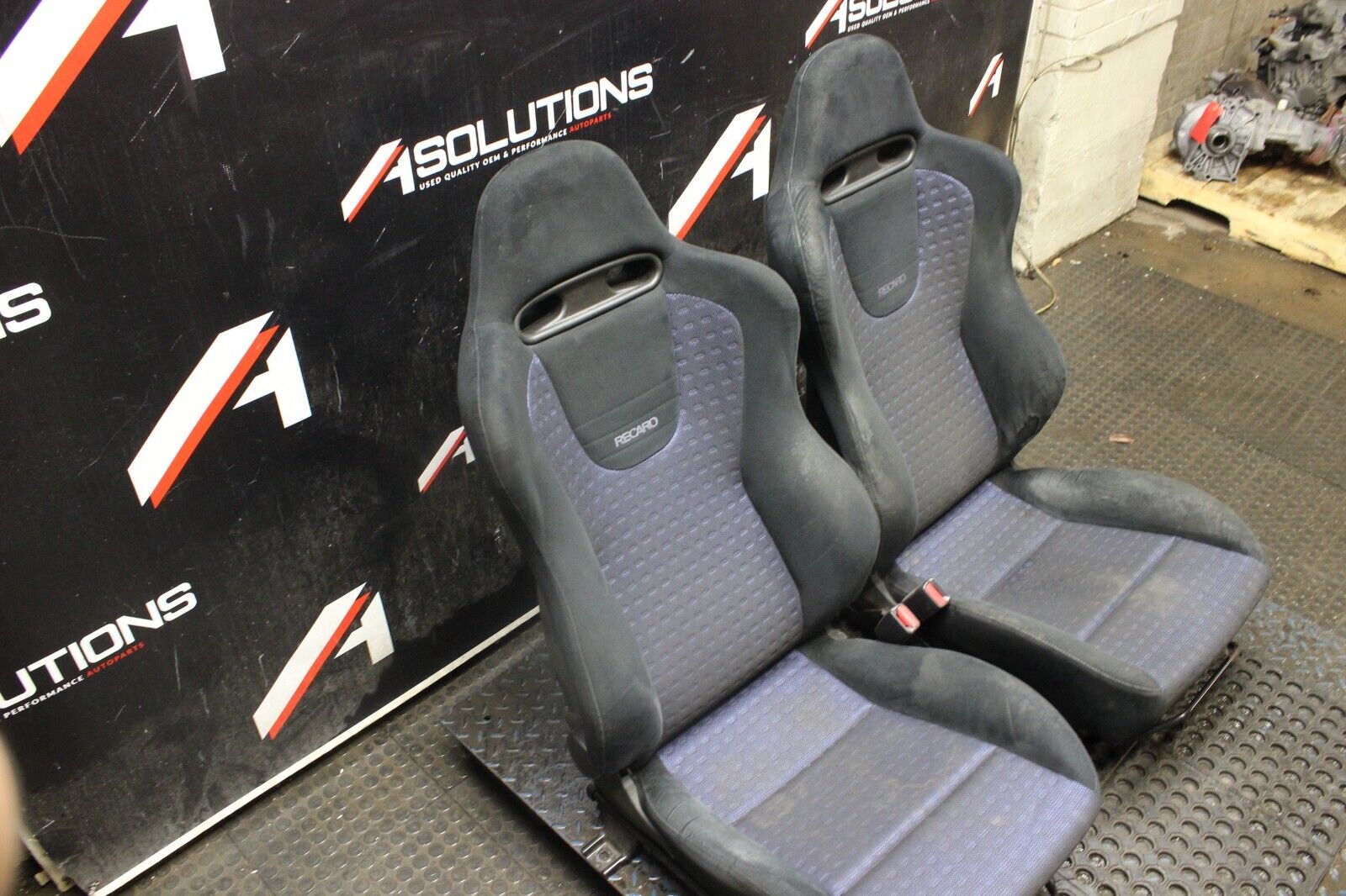 2003-2005 Mitsubishi Evolution Evo 8 Full Set of Seats Recaro OEM