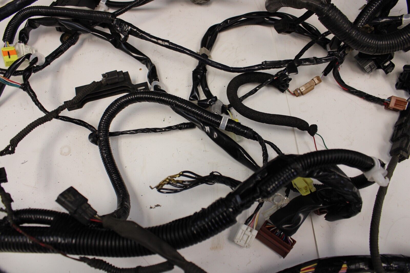 2010 NISSAN R35 GTR CBA REAR SUB BODY TRANSMISSION ECU WIRE WIRING HARNESS OEM