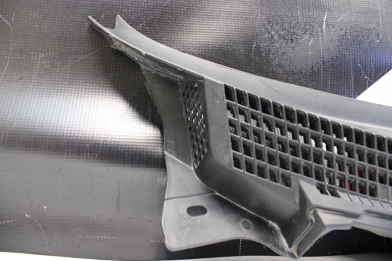 2013 NISSAN GTR R35 RH +LH COWL VENT PANELS 66863JF30A