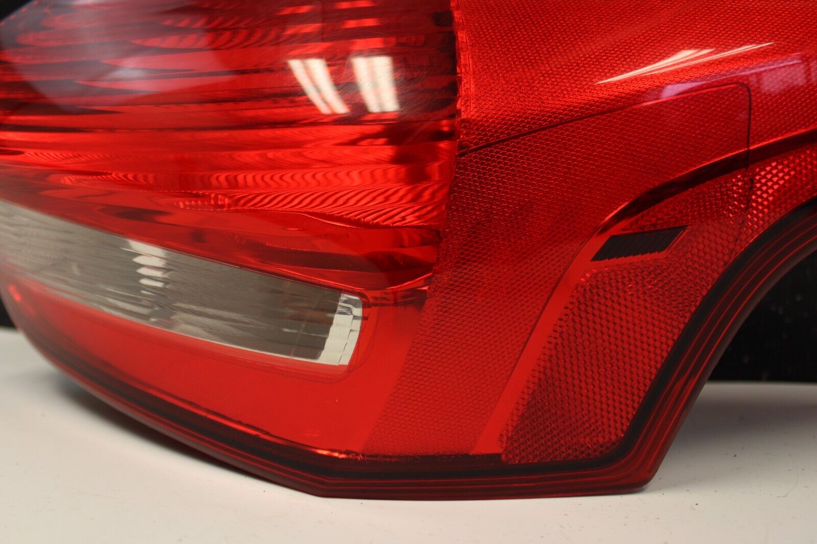 2016 Ford Focus ST Hatchback Tail Light Pair