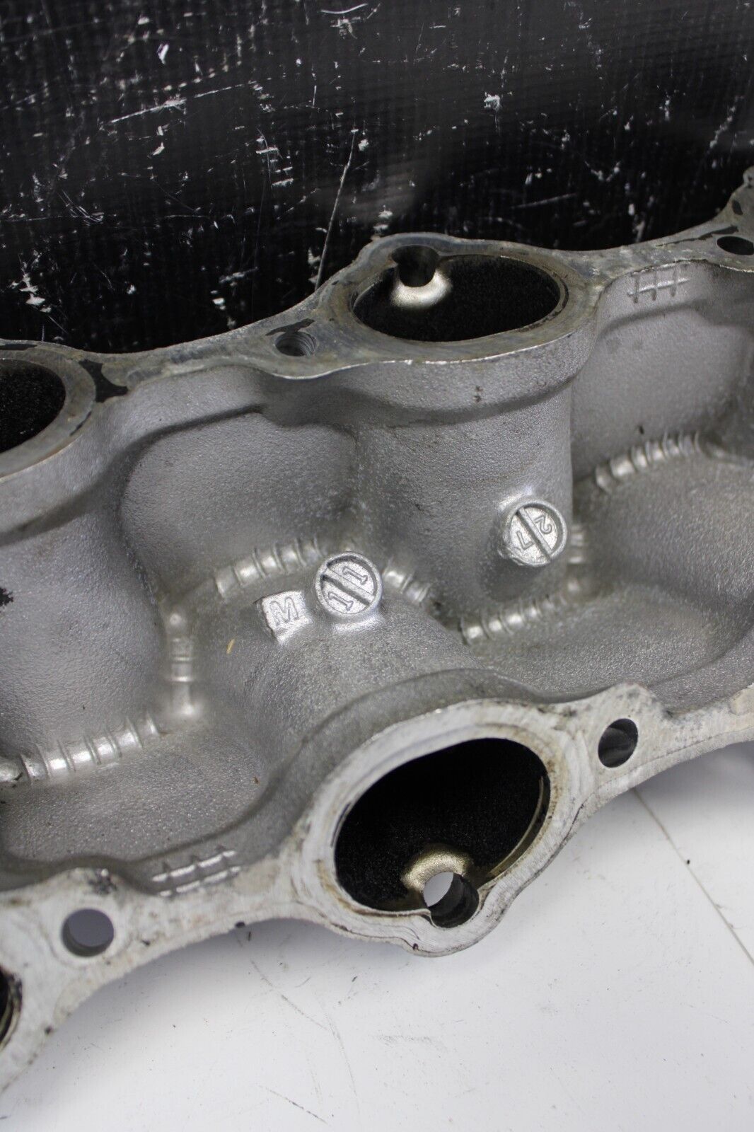 2009 NISSAN GT-R R35 VR38 3.8L AWD OEM LOWER INTAKE MANIFOLD PLENUM