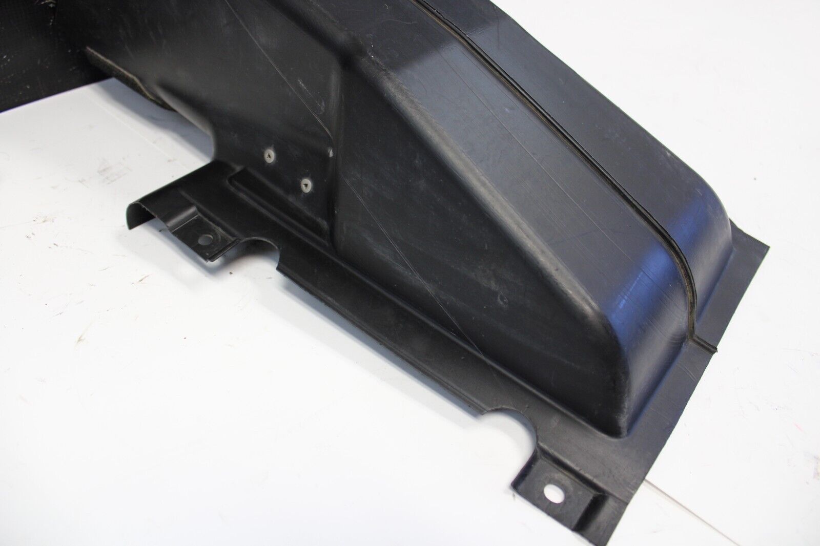 2009 Genuine Nissan R35 GT-R GTR Oil Cooler Duct