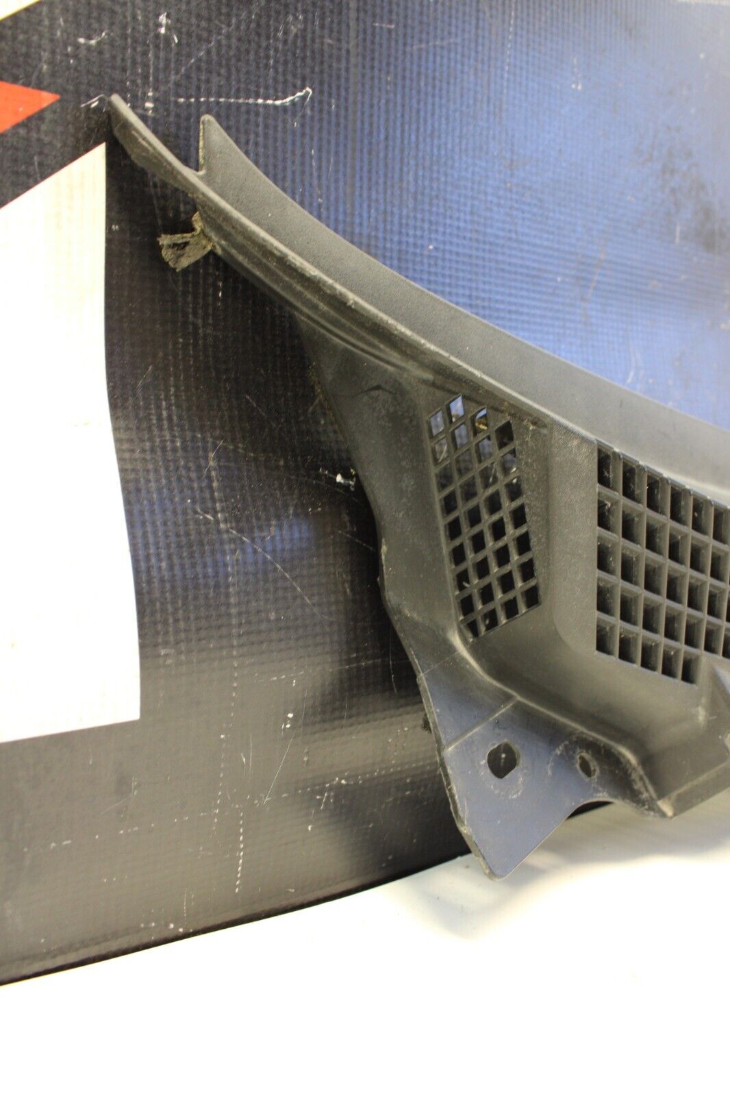 2013 NISSAN GTR R35 RH COWL VENT PANEL