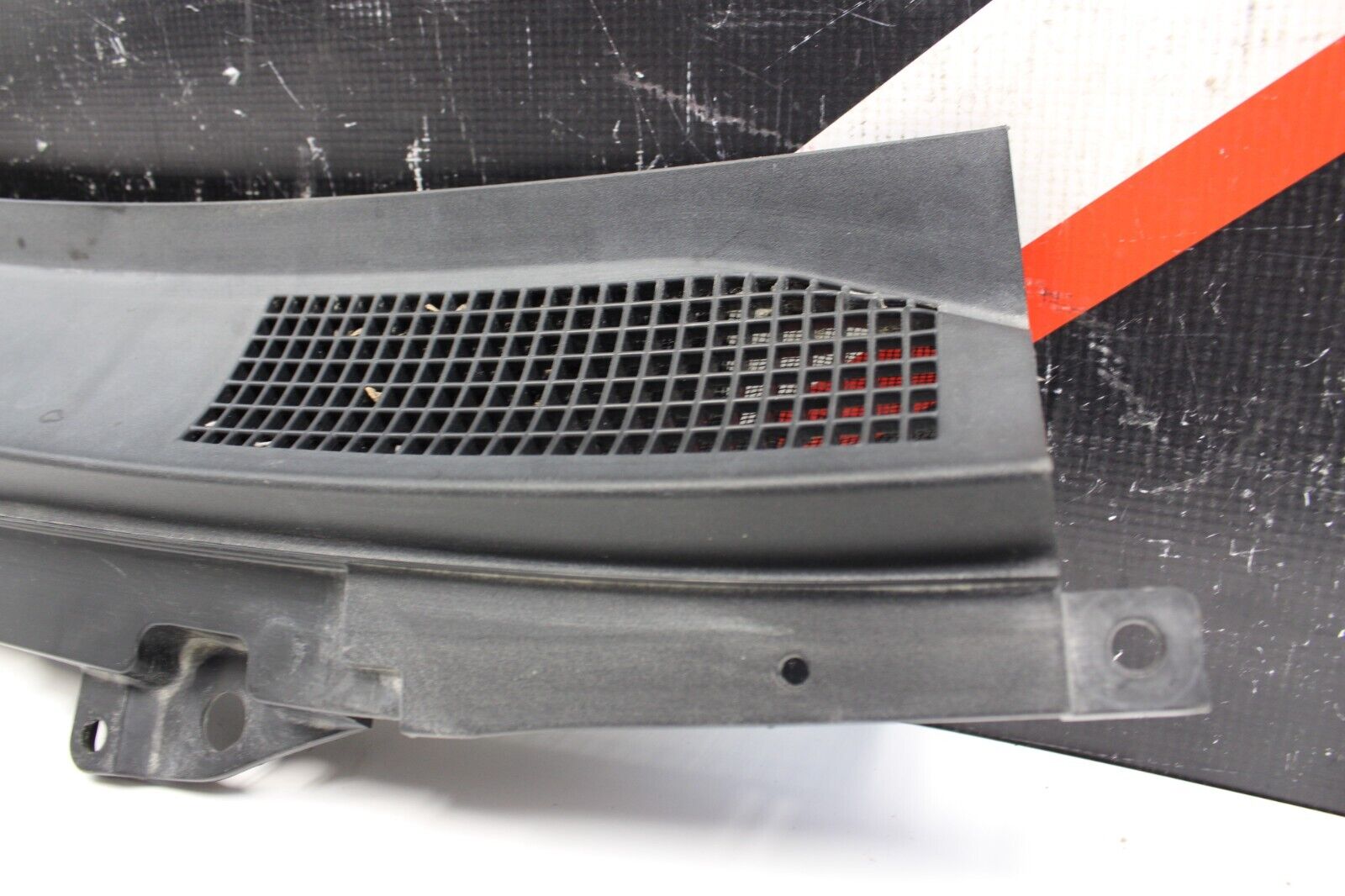 2013 NISSAN GTR R35 RH COWL VENT PANEL