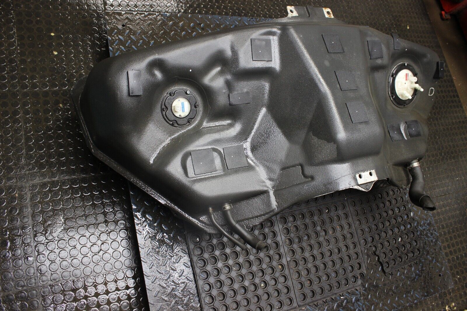 2009-2021 Nissan GTR GT-R R35 STOCK FUEL GAS TANK ASSEMBLY OEM