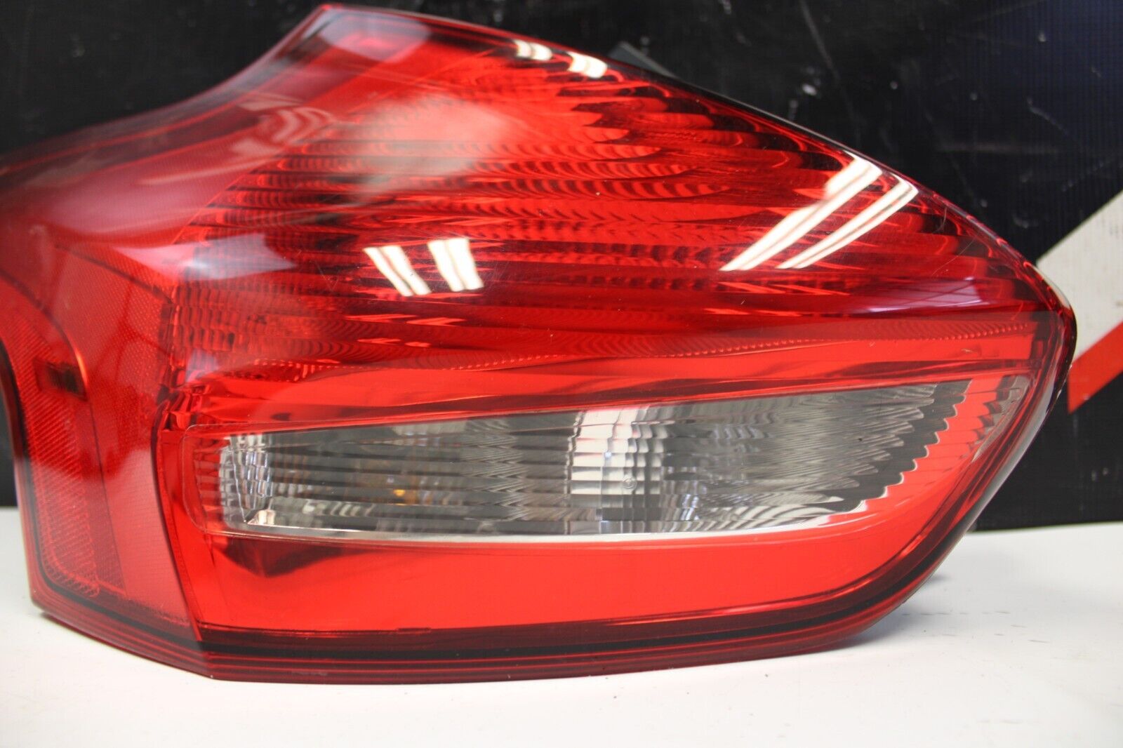 2016 Ford Focus ST Hatchback Tail Light Pair