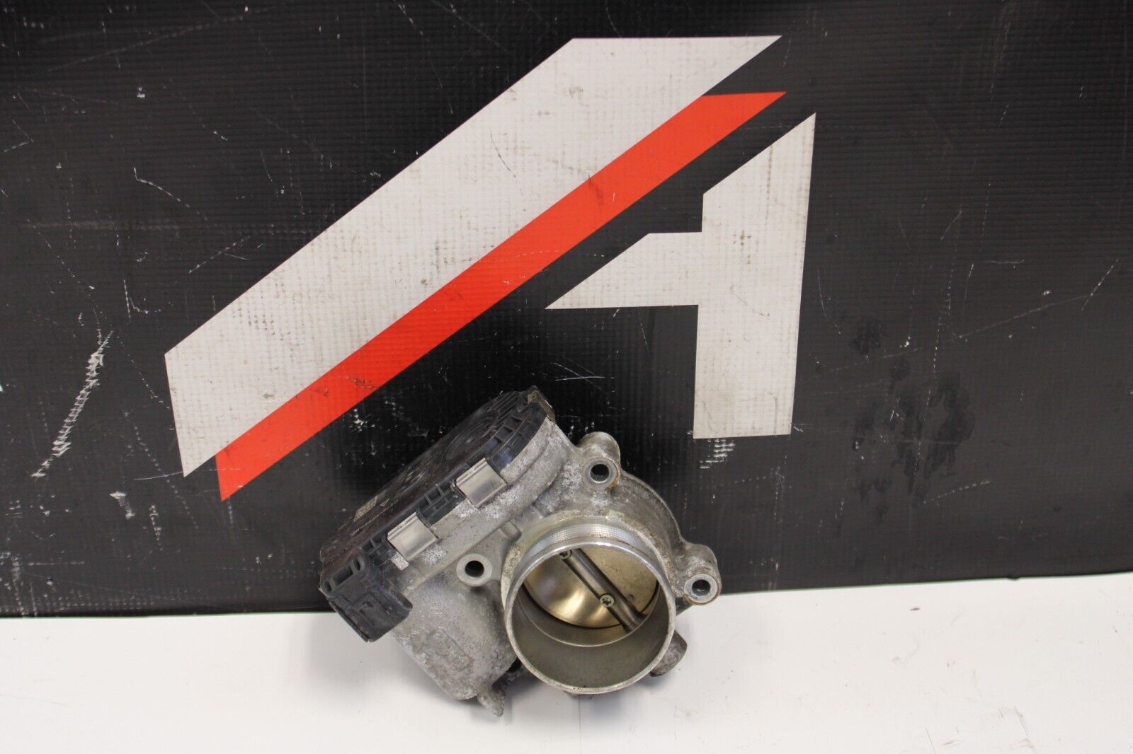 2013-2018 Ford Focus ST st3 oem air intake throttle body assembly DS7E-9F991-BB