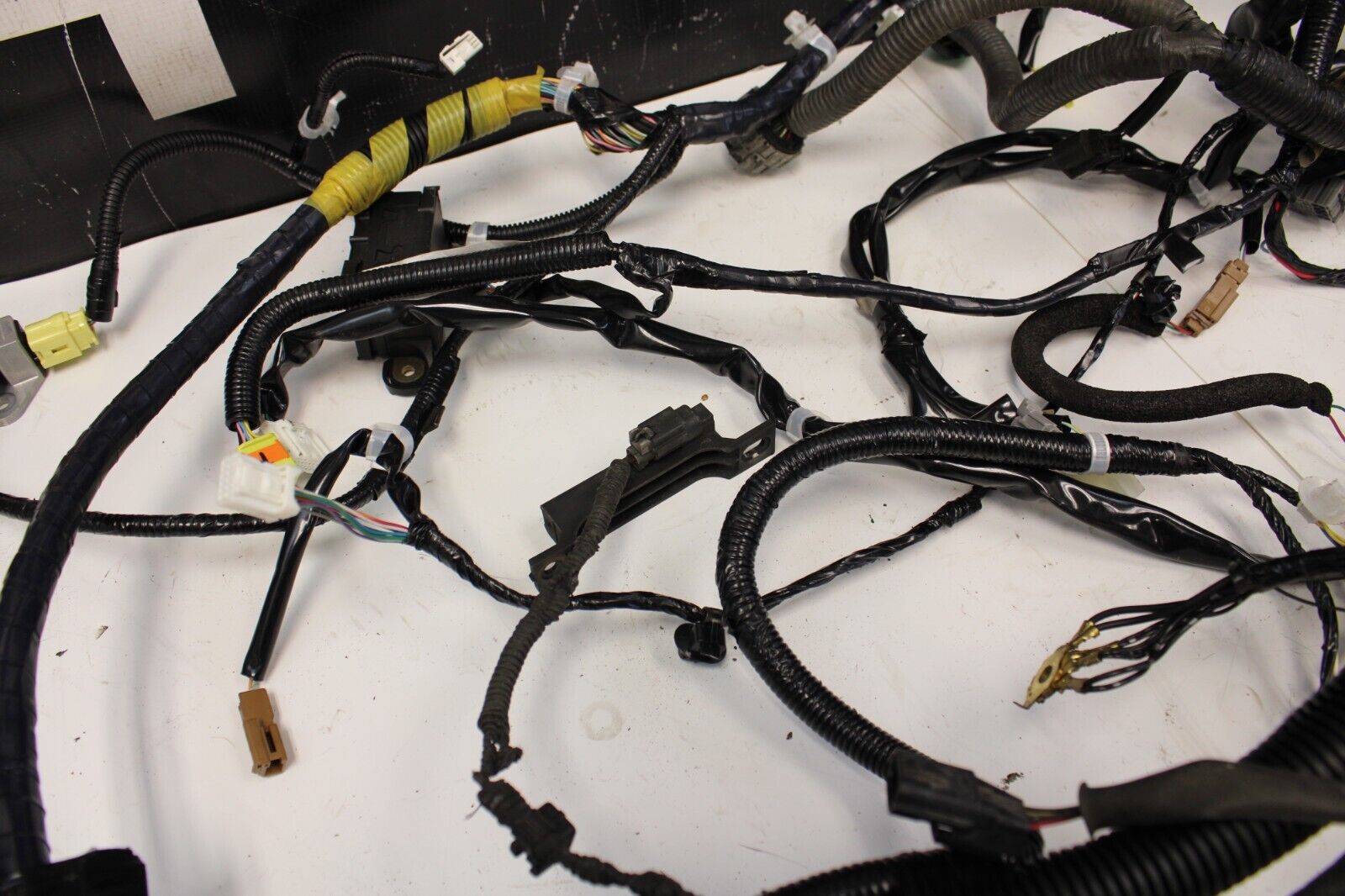 2010 NISSAN R35 GTR CBA REAR SUB BODY TRANSMISSION ECU WIRE WIRING HARNESS OEM