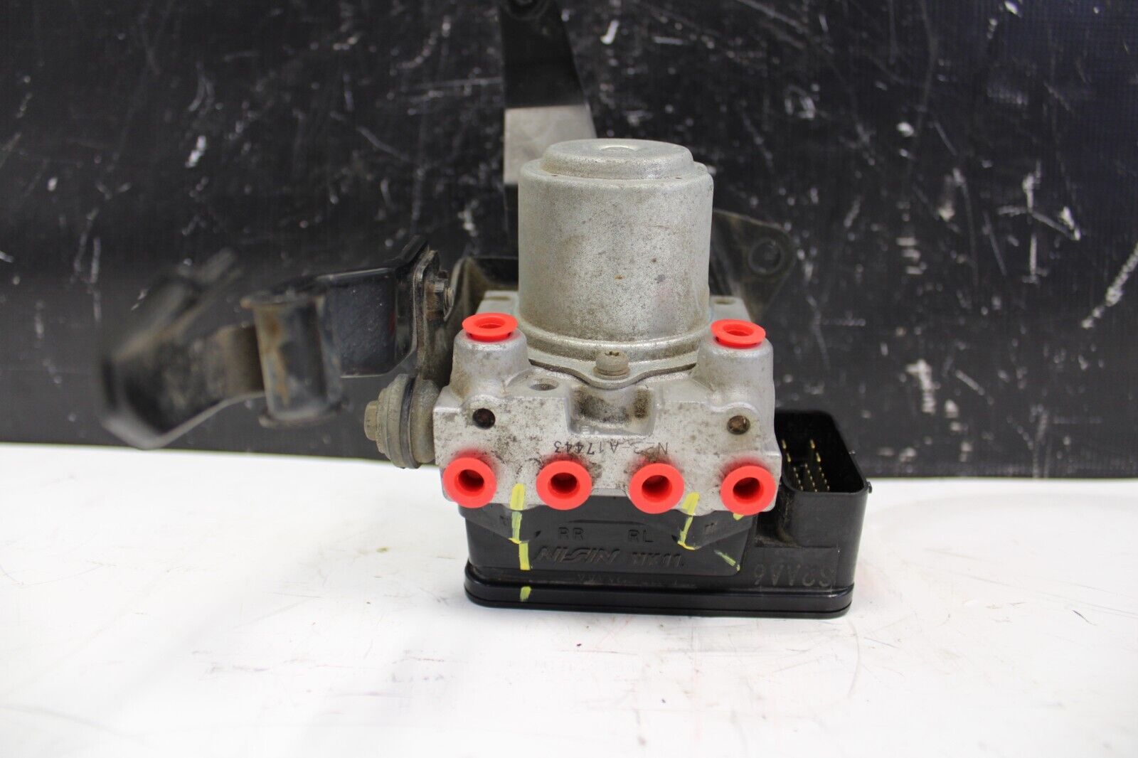 04-05 HONDA S2000 ANTI-LOCK BRAKING SYSTEM BRAKE ABS PUMP MODULE OEM AP2