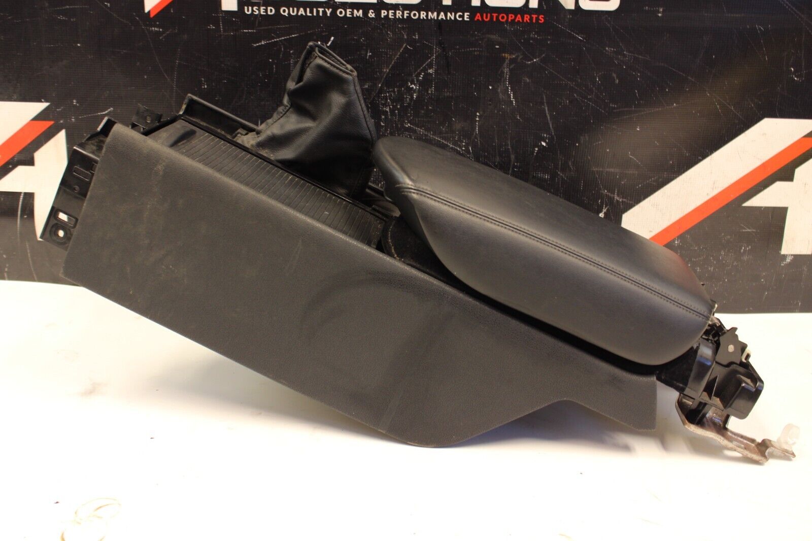 2013 NISSAN R35 GTR GT-R CENTER CONSOLE ARMREST ARM REST W/ CUP HOLDER