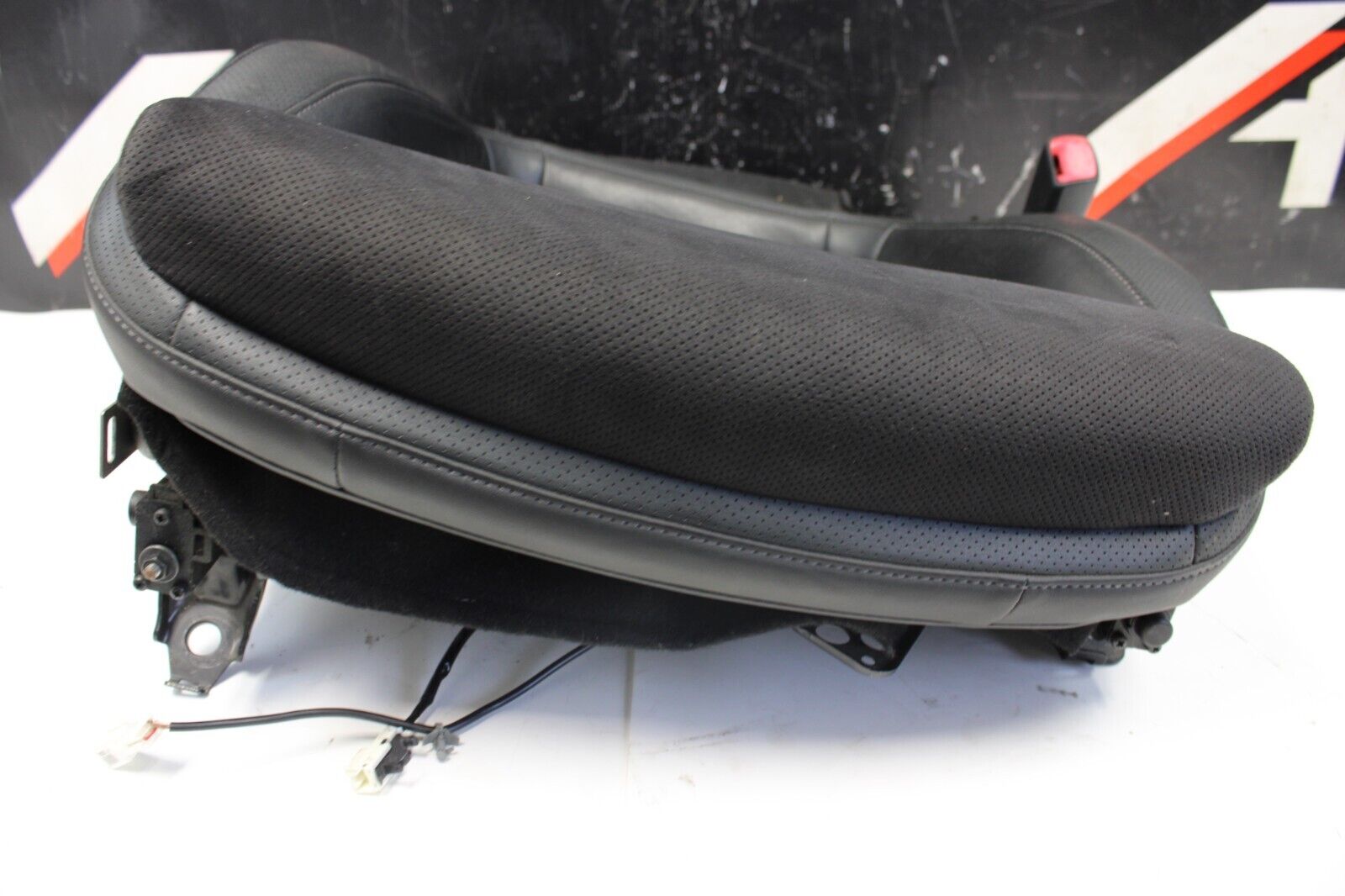 2010 Nissan GT-R R35 Front Right Passenger Seat Bottom GTR R35