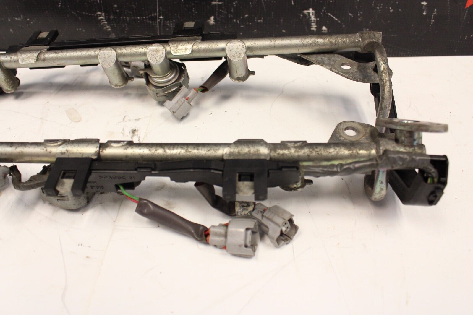 09-20 Nissan 370Z Fuel Rail OEM