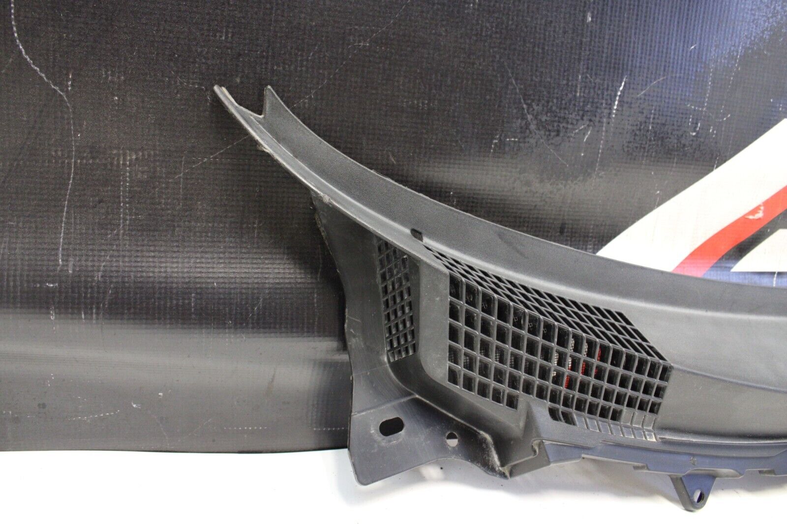 2013 NISSAN GTR R35 RH +LH COWL VENT PANELS 66863JF30A