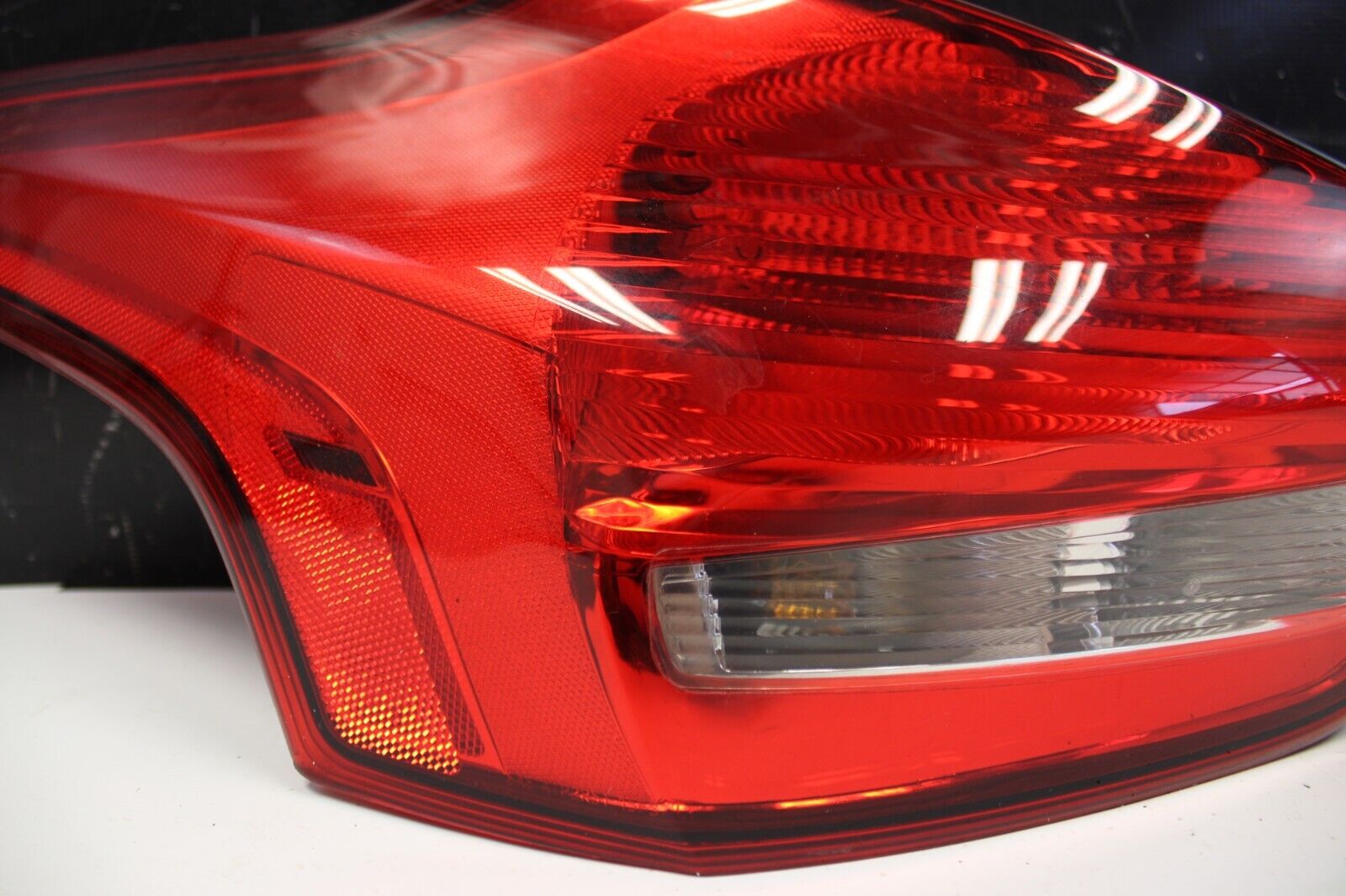 2016 Ford Focus ST Hatchback Tail Light Pair