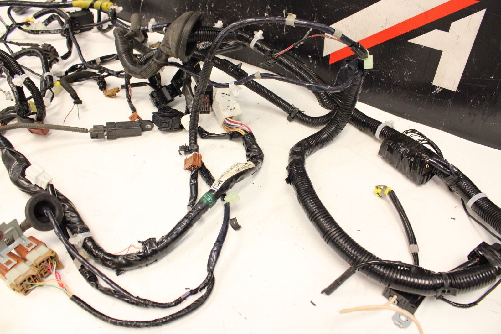 2010 NISSAN R35 GTR CBA REAR SUB BODY TRANSMISSION ECU WIRE WIRING HARNESS OEM